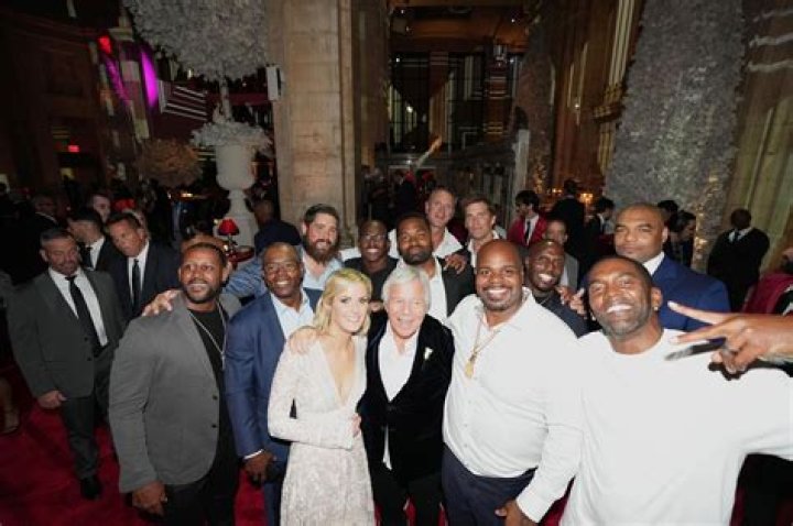 250 People Were Invited To Robert Kraft And Dana Blumberg’s Secret Wedding Party In New York City