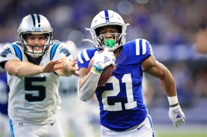 50 Cent Steps Out With His Alleged GF And Fans Are Praising Her Beauty, But Advise Her Not To Take Money From Him – See The Pics