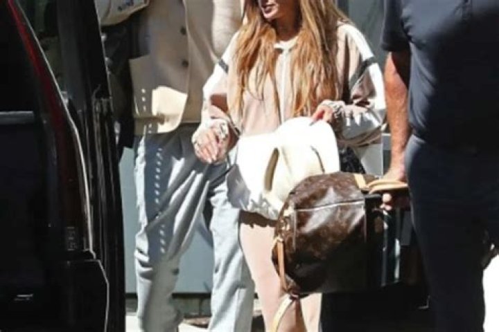 After A Weeklong Extravagant Italian Honeymoon, Jennifer Lopez And Ben Affleck Returned To Their Home Country