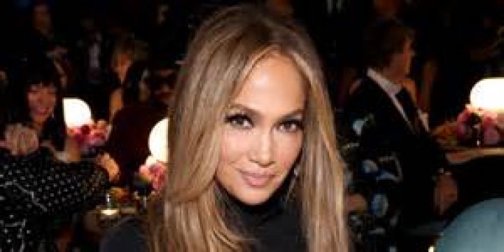 Alex Rodriguez’s Toilet Picture Has Jennifer Lopez Fans Oscillating Between Jokes And Concerns Over Invasion Of Privacy