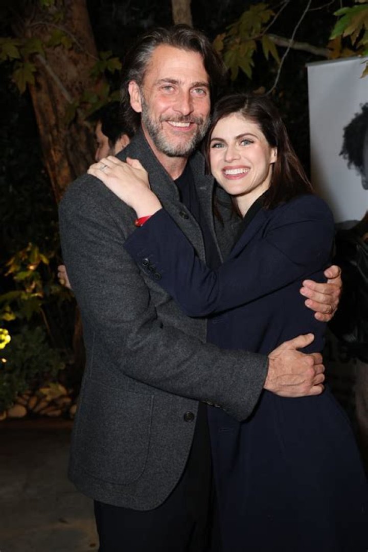 Alexandra Daddario And Andrew Form Tie The Knot!