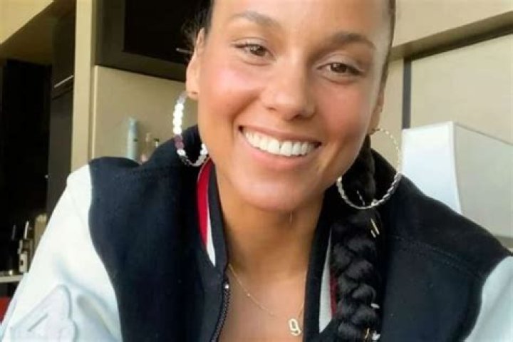 Alicia Keys Announced As Grammy Host For The Second Straight Year