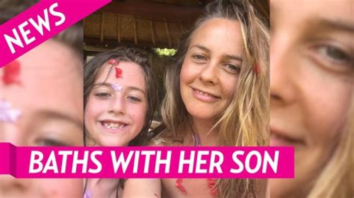 Alicia Silverstone Reveals That She ‘Takes Baths’ With Her 9-Year-Old Son And Fans Are Losing It