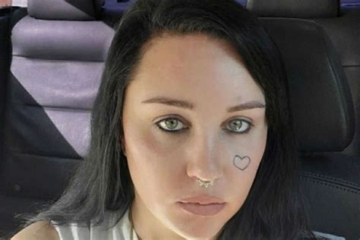 Amanda Bynes Posts Video With New Fiance, Apologizes For Calling Celebrities Ugly