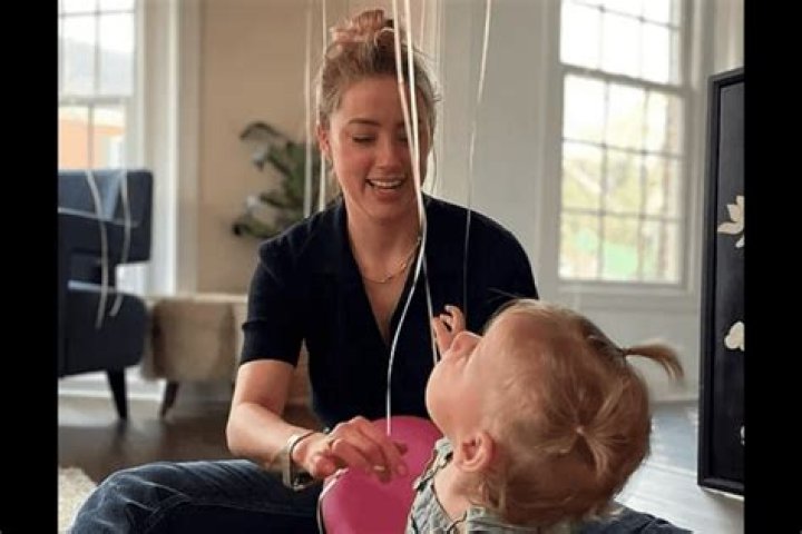 Amber Heard posted a very touching picture with her daughter Una in honor of her birthday