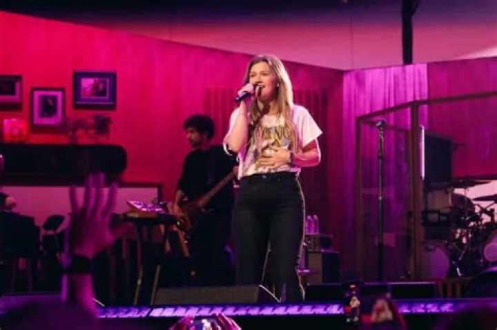 Amy Schumer Says She Feared Returning To Work Following The Birth Of Her Son