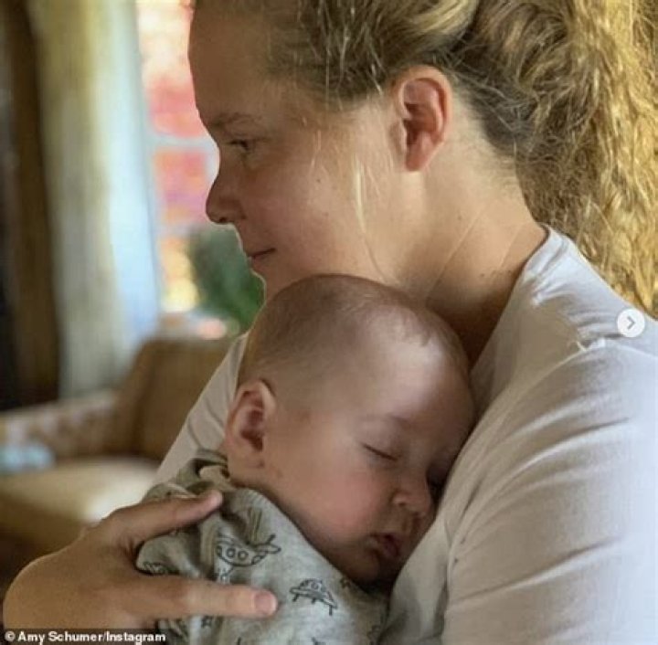 Amy Schumer’s Latest Post Baby Selfie Has Fans Divided – Is The Comedian Sharing TMI About Her Life As New Mom?