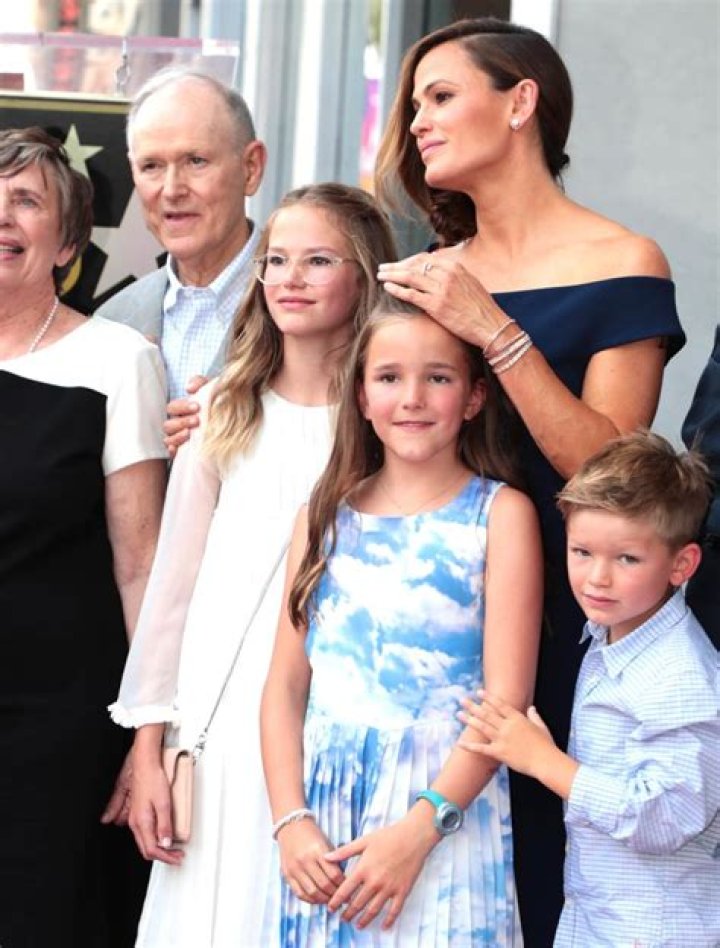 Are Ben Affleck’s Kids With Jennifer Garner Begging Him To Marry Ana De Armas?