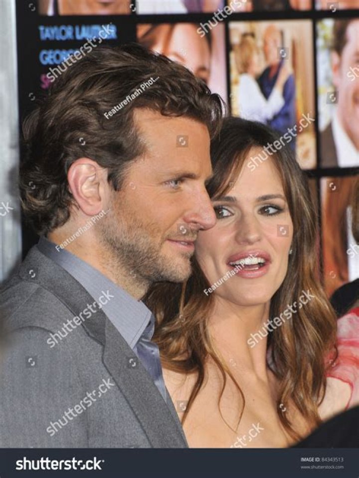 Are Jennifer Garner And Bradley Cooper Hollywood’s Latest ‘It’ Couple?