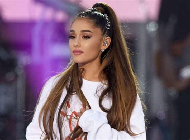 Ariana Grande Accidentally Gets A Tattoo That Says ‘BBQ Grill’ In Japanese!