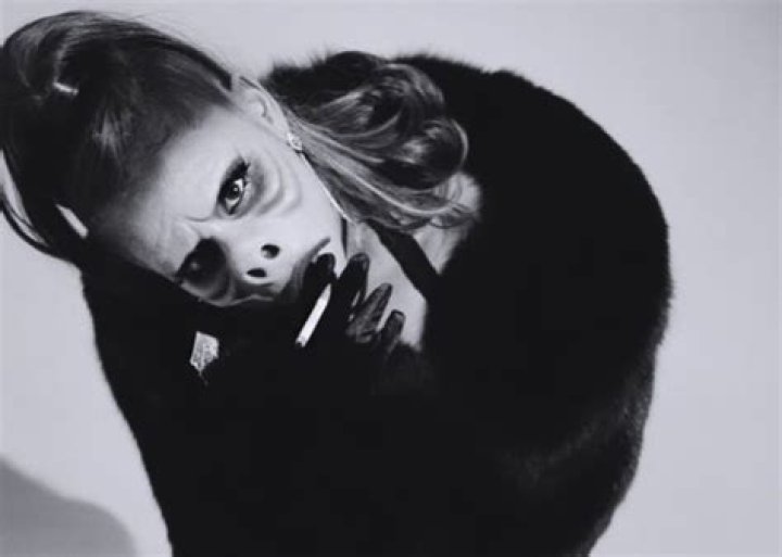 Ariana Grande Goes All Out For Halloween With Pig Girl Costume From The Twilight Zone Eye Of The Beholder Episode