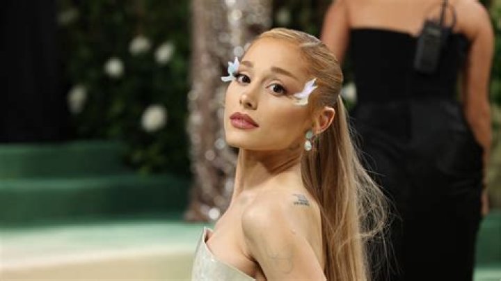 Ariana Grande’s Depression Returns And She Cancels Meet And Greet – The Singer Says She’s Been Having Panic Attacks