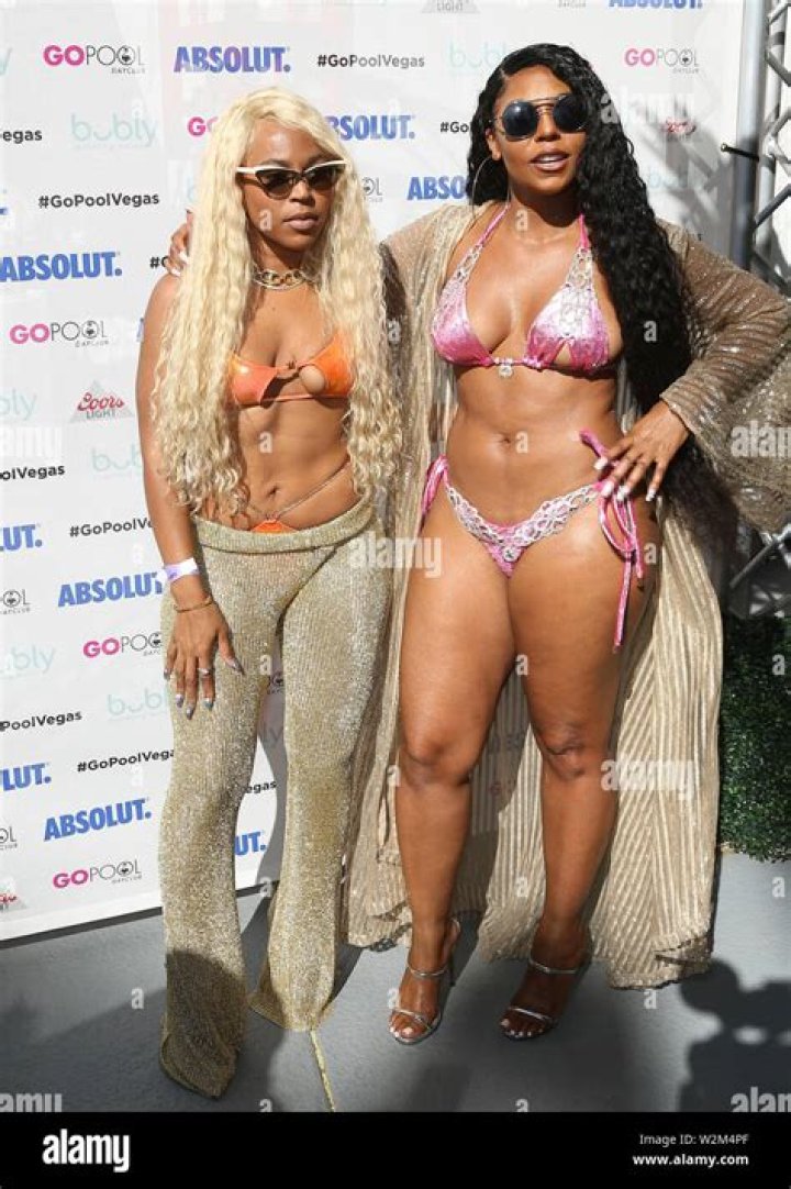 Ashanti Falls On The Steps In Sultry Video While Wearing Matching Bathing Suits With Her Sister, Shia Douglas – Fans Cannot Get Over Her Fabulous Curves
