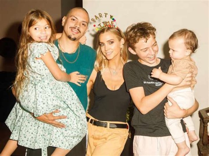 Ashlee Simpson And Evan Ross Are Expecting Their Third Child