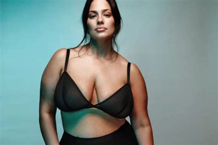 Ashley Graham Bares Pregnant Belly In New Photos As Baby Bump Grows