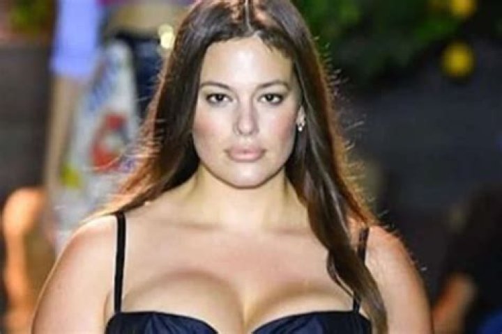 Ashley Graham Shows Off Her Underarm Hair As She Takes A Bath