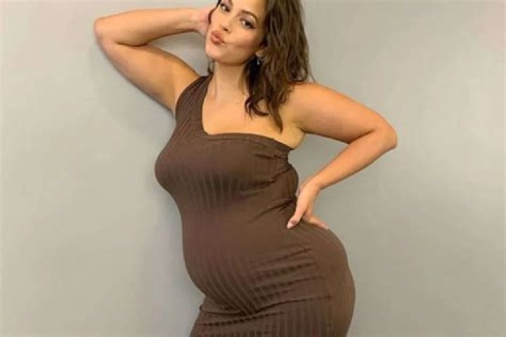 Ashley Graham Slays Gym Workout During Pregnancy