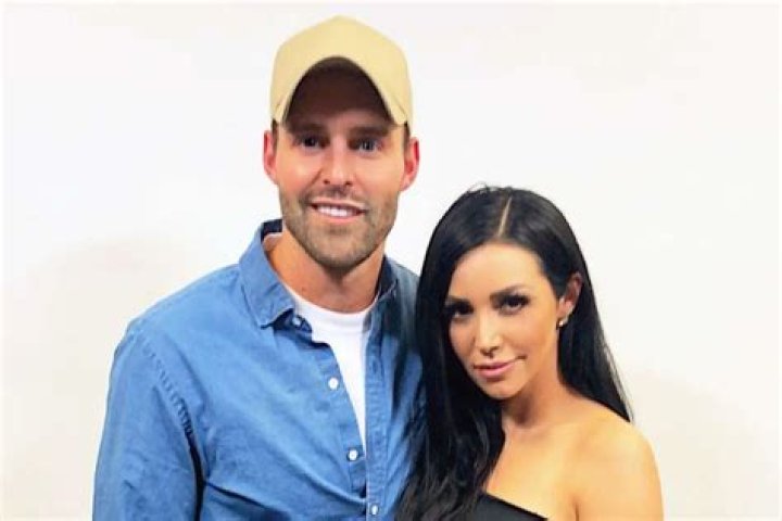 ‘Bachelorette Alum’ Robby Hayes Wants To Make It Clear He Did Not Ghost Scheana Marie