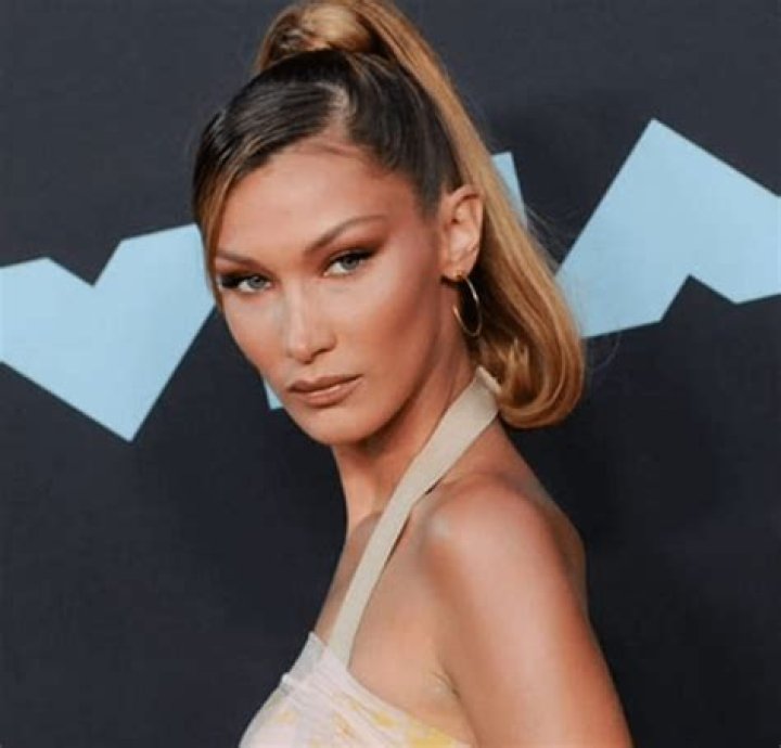 Bella Hadid could have disrupted the Balenciaga show as she lost her passport just before her flight to Paris