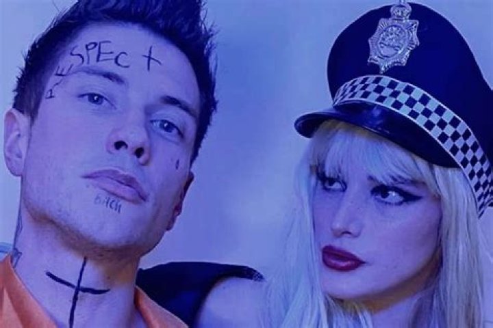 Bella Thorne Licks A Gun As She Dresses Up As A Cop For Halloween And Breaks Her Boyfriend Out Of Jail