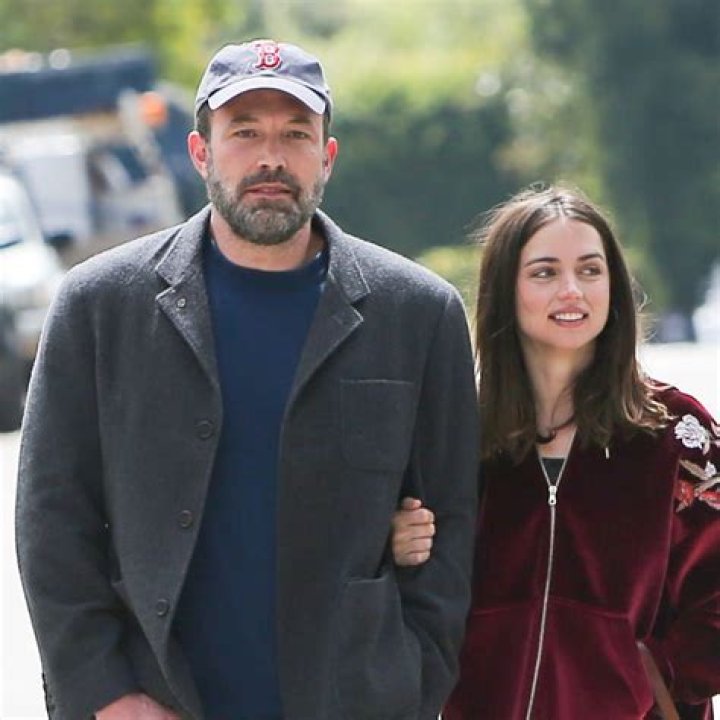 Ben Affleck And Ana De Armas New Photos Are Here — You May Breathe Now