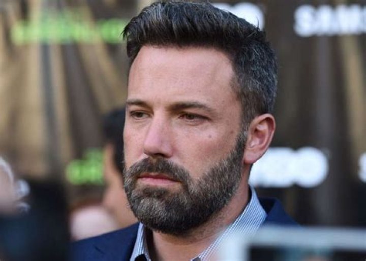 Ben Affleck Poses For Selfie With Girlfriend Ana de Armas