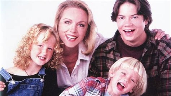 ‘Beverly Hills 90210’ Revival Lands At Fox With Original Cast Members And A Surprise Twist