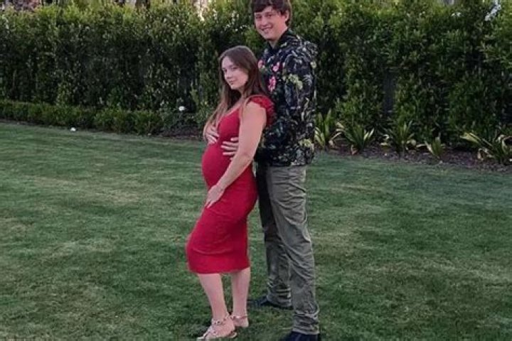 Billie Lourd Posts Throwback Pics From When She Was Still Pregnant After Welcoming Her First Child!