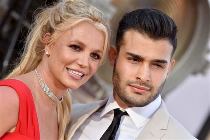 Britney Spears’ Boyfriend Sam Asghari Says He Has ‘Zero Respect’ For Her Dad!