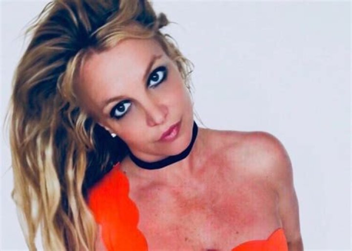 Britney Spears Raises Suicide Concerns After She Posts Anti Bullying Message With White Bands On Wrists