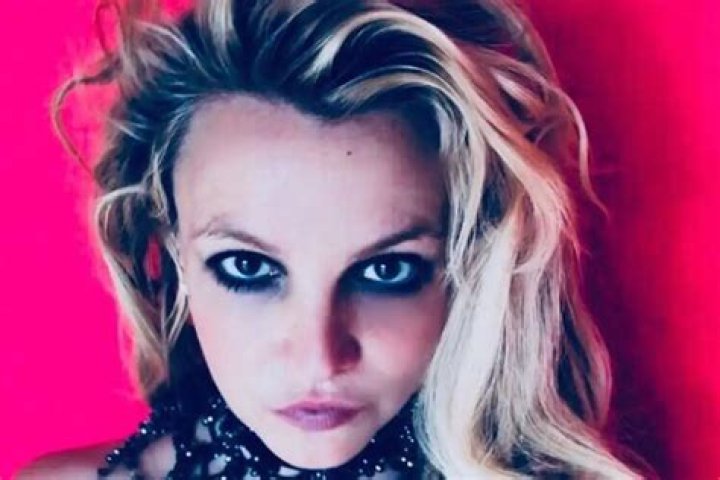 Britney Spears Shows Off Her Perfect Beach Body In New Photos