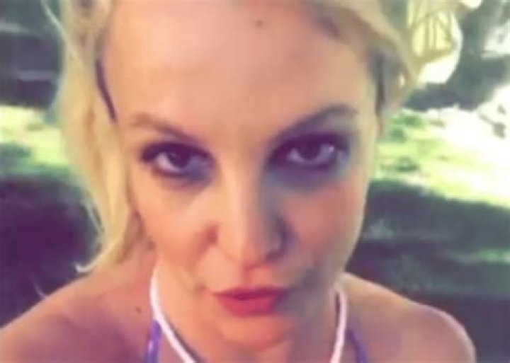 Britney Spears Shows Off More Yoga Moves As She Promises More Workouts For 2020