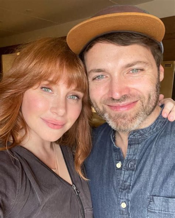 Bryce Dallas Howard Hasn’t Bought Into Her Dad’s Hype