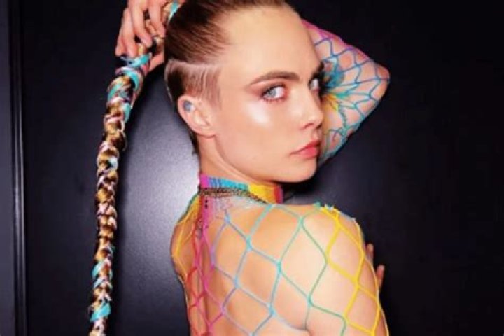 Cara Delevingne posted her naked photos