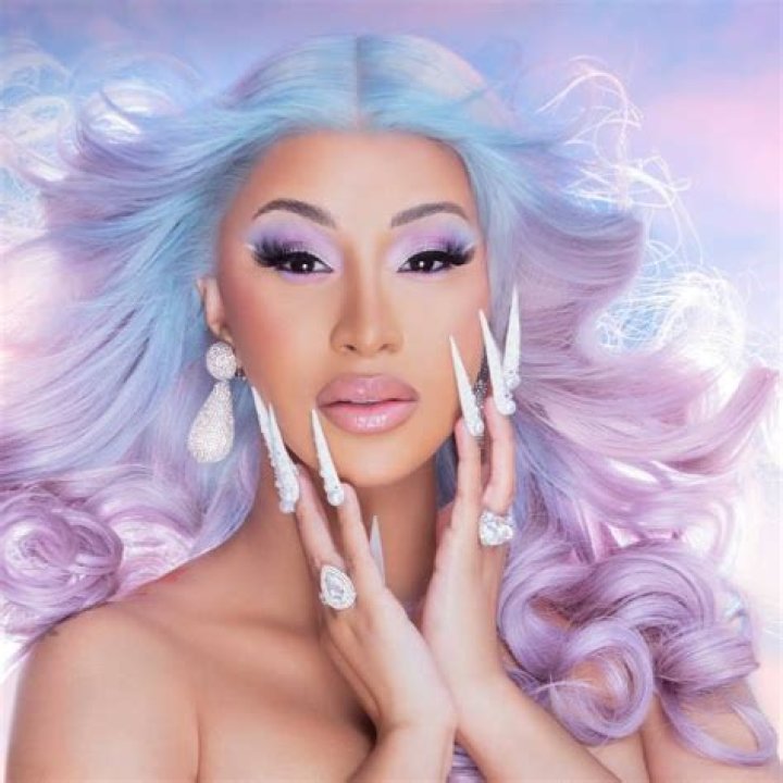 Cardi B Becomes The First Female Rapper To Achieve The RIAA Diamond Award – See Her Reaction