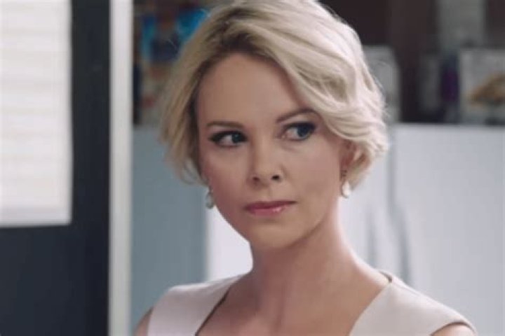 Charlize Theron Sparks Oscar Buzz For Role In Bombshell As Real Megyn Kelly Returns To Fox News With Tucker Carlson