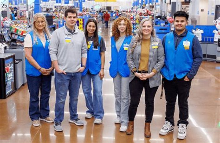 Cheater David Beador’s GF Lesley Cook Shames Walmart Employee And Proudly Posts The Video On Social Media