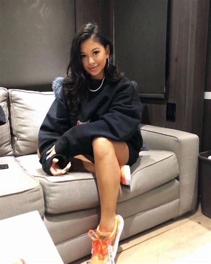 Chris Brown’s Baby Mama, Ammika Harris Looks Stunning In This Jaw-Dropping Black And Burgundy Outfit For A Night Out
