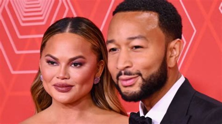 Chrissy Teigen And John Legend Reveal Their 2020 Pick For President — No Surprise, It Isn’t Trump