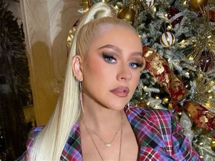 Christina Aguilera Ushers In The New Year In A Bubble Bath Drinking Jay-Z’s Armand De Brignac Champagne
