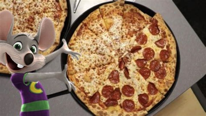 Chuck E. Cheese’s Releases Photo Of Perfect Shaped Pizza After Shane Dawson’s Conspiracy Video Goes Viral — Consumers Sound Off
