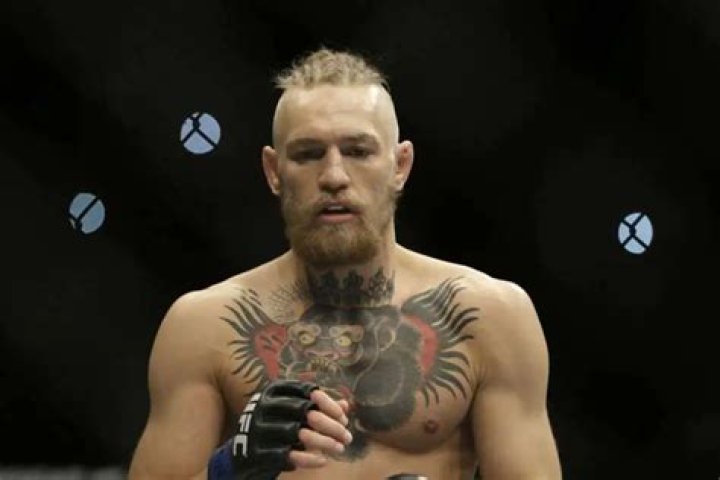 Conor McGregor Shows Interest In Fighting Oscar De La Hoya