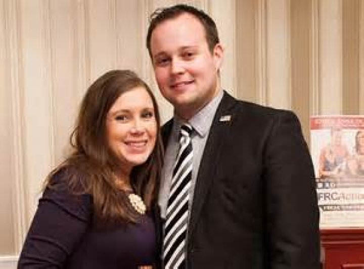 Counting On – Josh Duggar Makes A Rare Appearance On Wife Anna’s Instagram To Celebrate Her 32nd Birthday