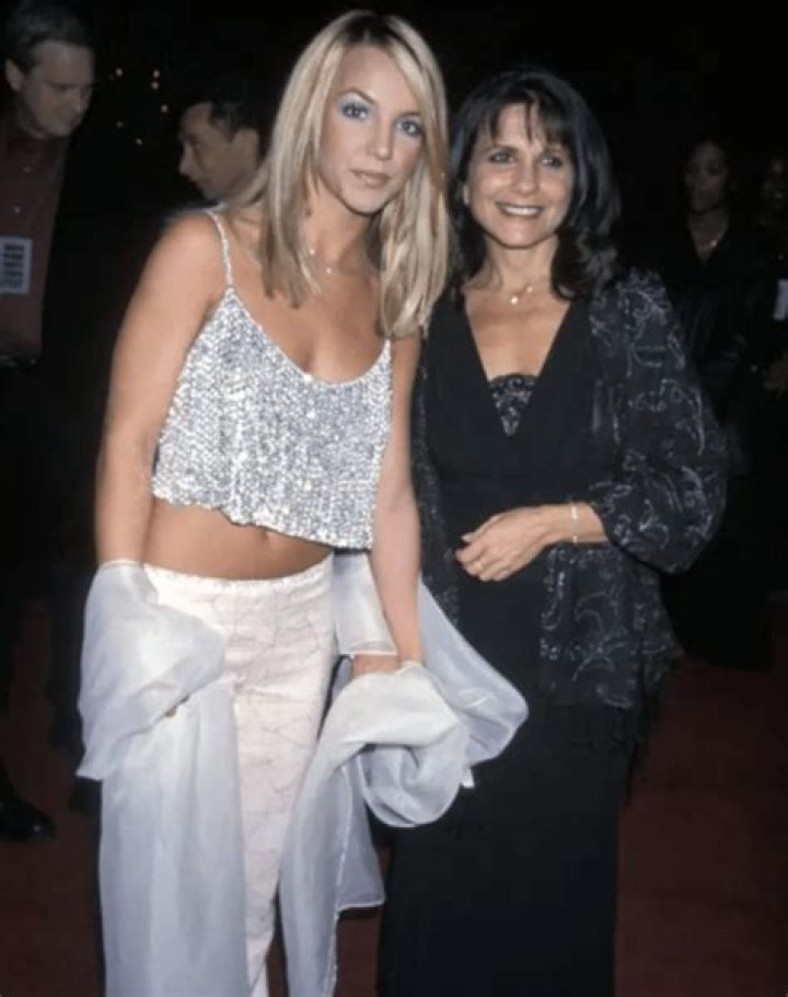 Days After Criticizing Her Estranged Parents, Britney Spears Deleted Her Instagram Account