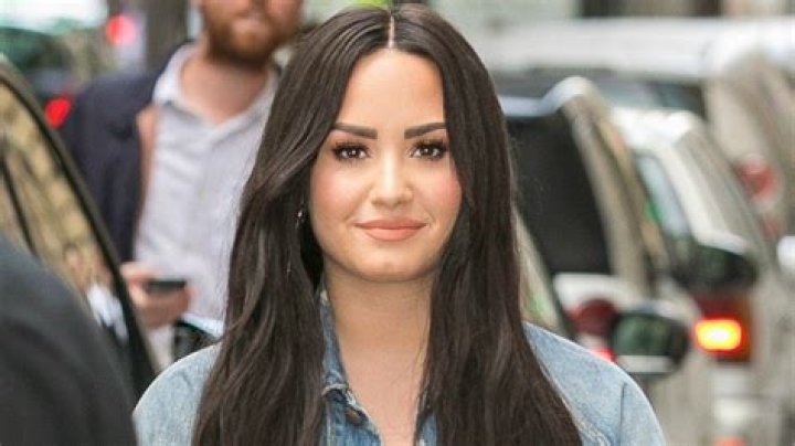 Demi Lovato Knocks Out Boxing Trainer’s Tooth During Training – Check Out The Video!