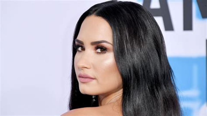 Demi Lovato Looks Great In Bathing Suit During Bora Bora Weekend – Reveals New Music ‘Journey’