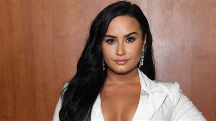 Demi Lovato Pays Heartbreaking Tribute To Her Grandpa After He Passes Away