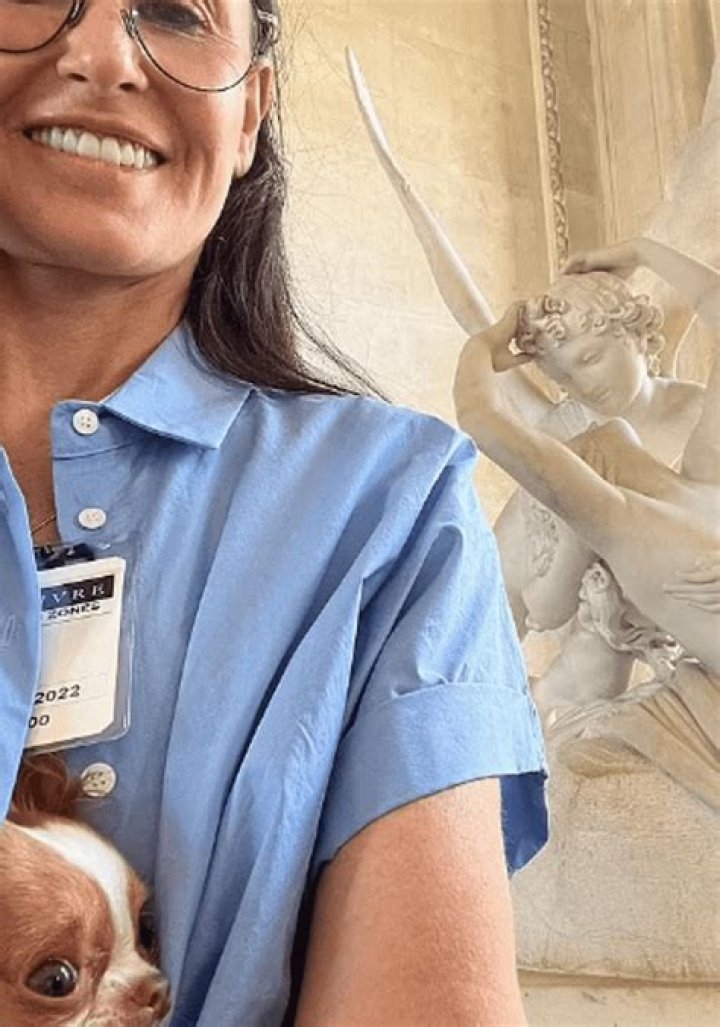 Demi Moore Took Her Puppy To The Louvre Though Being Against The Rules To Appear With Pets