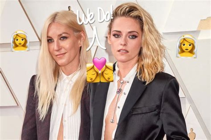 Did Kristen Stewart And Emma Roberts Get Their Hair Done In Quarantine?