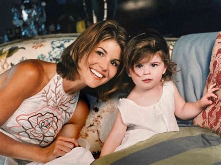 Did Lori Loughlin Order Olivia Jade To Get Off Instagram? Did She Send Her Own Daughter A Cease And Desist!